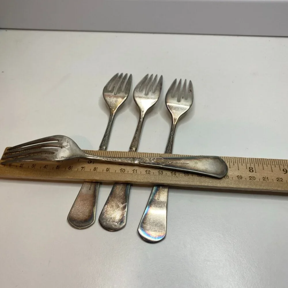SET OF 4 ANTIQUE REED & BARTON 